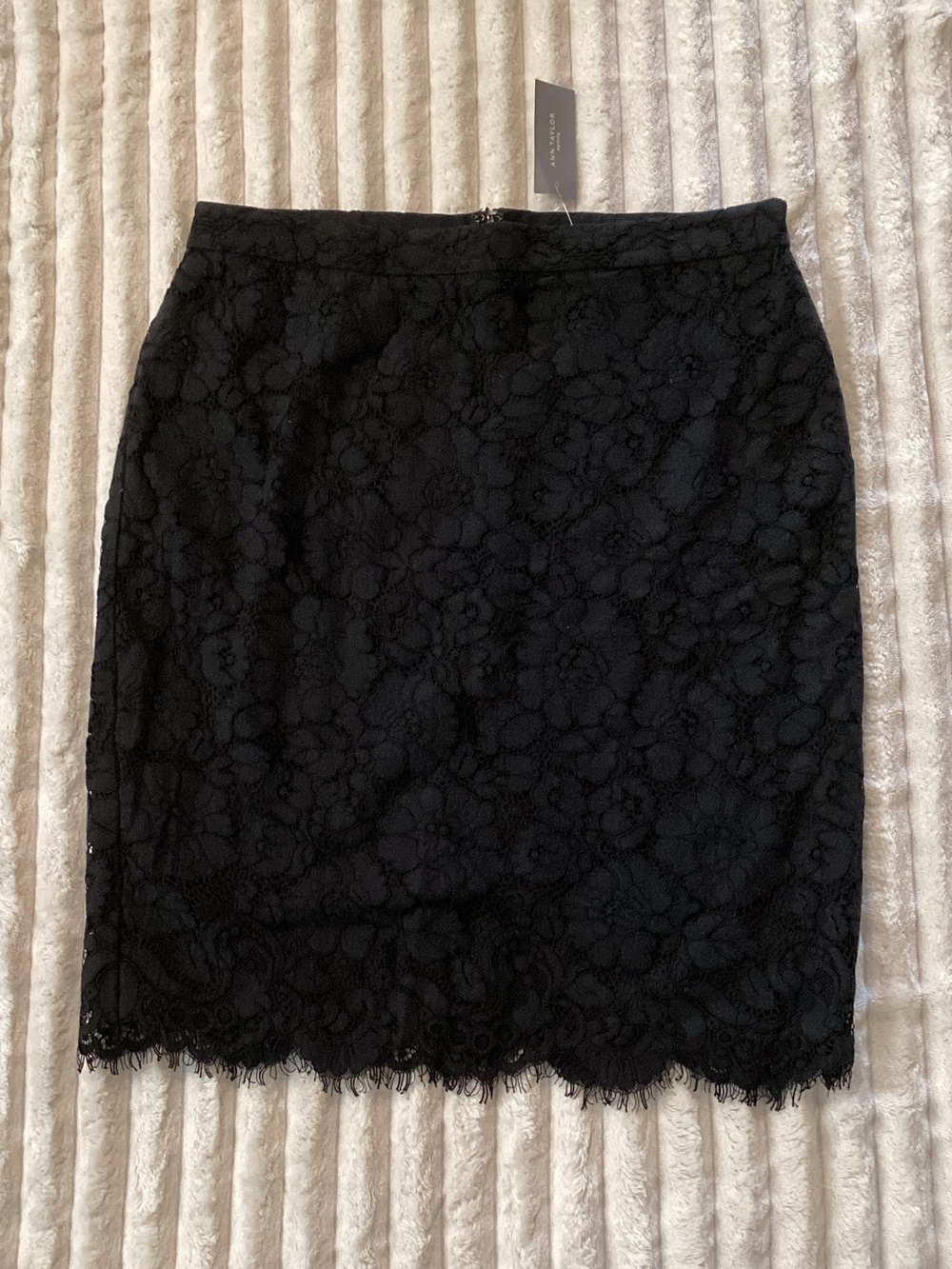 Ann Taylor Black Floral Lace Pencil Skirt